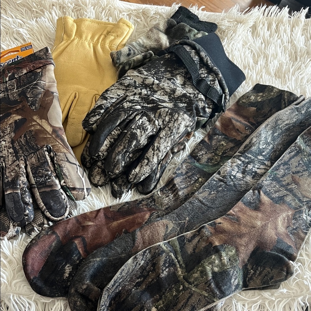 Whole Hunting Set Camouflage Gloves and Socks Set